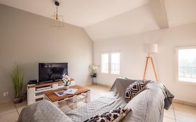 Appartement Chaleureux Avec 2 Grandes Chambres